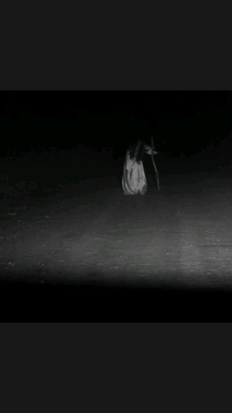 Most Scary Ghost Photos, Scary Video Clips, Scary Ghost Videos, Paranormal Aesthetic, Scary Clips, Short Creepy Stories, Scary Videos, Scary Dreams, Creepy Gif