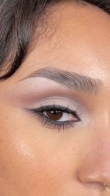 Cool Toned Makeup Looks 90s, 90s Grey Makeup, Tim Burton’s Makeup, Cool Tone Brown Eye Makeup, 90s Matte Makeup, Classic Halloween Makeup, 90s Eyeshadow Looks, Master Mattes Palette Looks, Cool Toned Eyeshadow Looks Brown Eyes