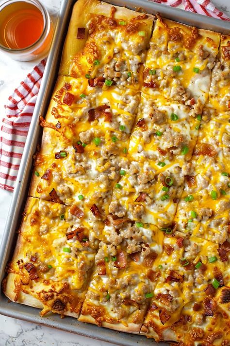 Breakfast Pizza With Hashbrowns, Breakfast Pizza With Hashbrown Crust, Bacon And Egg Breakfast Pizza, Diy Breakfast Pizza, Breakfast Pizza Recipe Gravy, Breakfast Pizza With Pizza Dough, Breakfast Pizza With Cheese Sauce, Make Ahead Breakfast Pizza, Savory To Go Breakfast