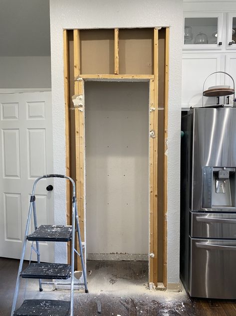 Built In Cabinet Pantry Ideas, Doorless Pantry Ideas, Small Built In Pantry, Diy Built In Pantry, Small Closet Pantry Ideas, Diy Pantry Cabinet, Small Pantry Closet, Pantry Redo, Tiny Pantry