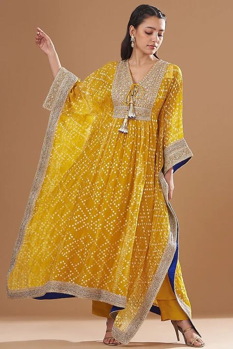 Kaftan Suits Salwar Kameez, Kaftan Designs, Pakistani Fancy Dresses, Dress Design Patterns, Sleeves Designs For Dresses, Designer Dresses Casual, Designer Party Wear Dresses, Boutique Dress Designs, Party Wear Indian Dresses