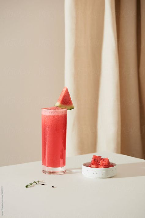 Watermelon Juice Photography, Watermelon Food Photography, Watermelon Photography, Jelly Ideas, Juice Photo, Juice Photography, Melon Juice, Watermelon Smoothie, Watermelon Drink