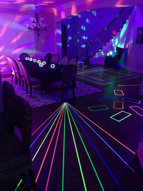 Glow Party Floor Design, Neon Tape Dance Floor, Flow In The Dark Party Ideas, Nye Glow Party, Neon Party Decorations Outdoor, Glow In The Dark Dance Party Ideas, Black Light Dance Party, Neon Tape Ideas, Neon Nights Prom Theme