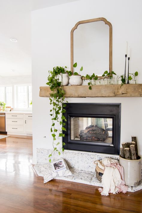 Styling spring mantel decor with plants is an easy task! Learn how easy propagating pothos is, while letting this indoor plant serve as decor too! #fromhousetohaven #propagatingpothos #indoorplants #springmanteldecor #fireplacedecor #springdecorating #pothos Propagating Pothos, Spring Mantel Decor, Decor With Plants, Spring Mantel Decorating Ideas, Spring Mantel, Mantel Decorating, Fireplace Shelves, Fireplace Mantle Decor, Neutral Fall Decor