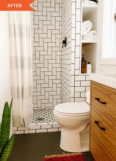 Bathroom Wallpaper Decor, Tiny Bathroom Ideas Storage, Tiny Bathroom Organization, Small Bathroom Redo, Herringbone Subway Tile, Avon Ideas, Bathroom Ideas Storage, Tiny Bathroom Ideas, Small Full Bathroom