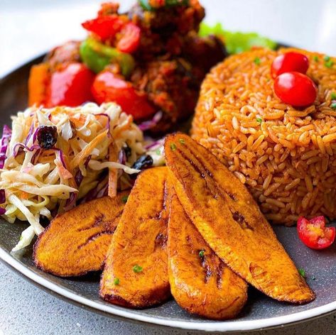 Wedding Plated Meals, African Food Photography, Yoruba Food, Food Catalogue, Nigerian Meals, Naija Food, Nigeria Food, Ghana Food, Ghanaian Food