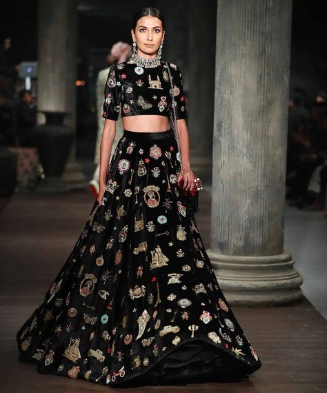 The Most Interestingly Unique Motifs We've Spotted on Lehengas Lately! | WedMeGood Black Velvet Lehenga, Sabyasachi Belt, Indian Bridesmaids, Velvet Lehenga, Black Lehenga, Glam Outfit, Ghagra Choli, Indian Couture, Indian Wedding Outfits