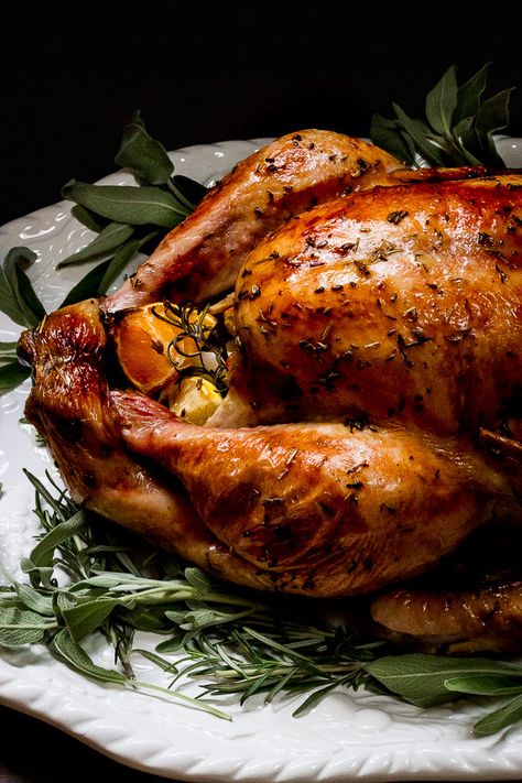 Easter Sunday Recipes, Roast Turkey Recipes, Herb Roasted Chicken, Turkey Recipes Thanksgiving, Lemon Butter, Dry Rub, Herb Butter, Easter Dinner, Thanksgiving Menu