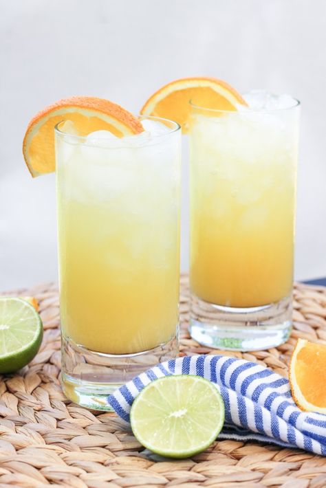 Maryland Orange Crush Cocktail | The Beauty Blotter Crushed Ice Cocktails, Maryland Orange Crush Recipe, Cocktails With Fresh Orange Juice, Orange Crush Cocktail Recipes, Crush Cocktail Recipes, Vodka Seltzer Cocktails, Cocktails With Oranges, Orange Vodka Drinks, Orange Vodka Recipes