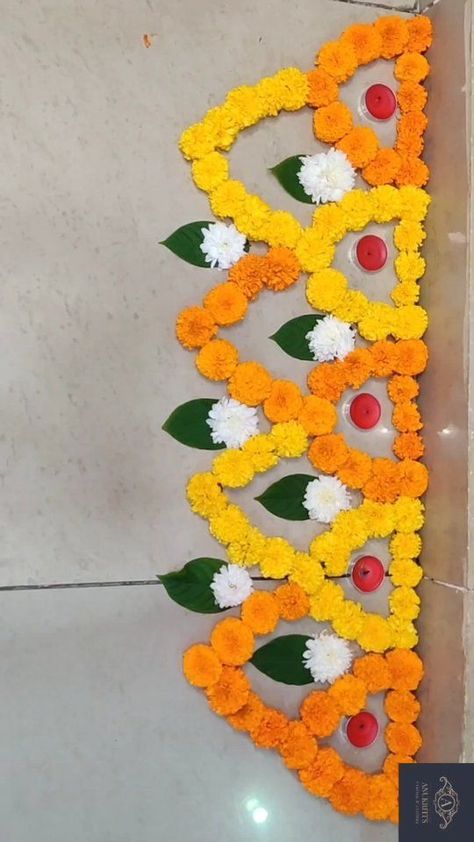 Border Flower Rangoli, Rangoli With Flowers Petals Easy, Easy Flower Rangoli Designs, Rangoli With Flowers Petals, Flower Rangoli Designs Ideas Beautiful, Flower Rangoli Border, Rangoli Designs Flower Easy, Floral Rangoli Designs Flower, Rangoli Designs With Flowers Petals