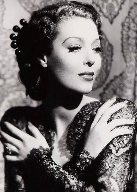 Loretta Young Early Hairstyles, 30s Hollywood, Adrienne Ames, Best Actress Oscar, Vintage Actresses, Loretta Young, Photo Star, Carole Lombard, Old Hollywood Glam