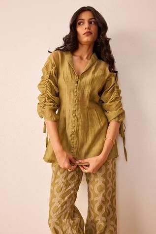 Shop for The Right Cut Green Mila Chanderi Silk Top for Women Online at Aza Fashions Shein Cord Set, Cord Set Ideas For Women, Chanderi Coord Set, Trendy Co Ord Sets, Kaftaan Co-ord Set, Summer Cord Set Women, Cordset Summer Design, Western Co Ord Sets Women, Co Ord Sets Women Summer