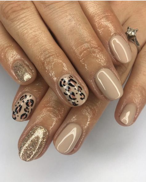 Leopard Nail Art Designs, Feather Nail Designs, Leopard Nail Art, Tan Nails, Feather Nails, Animal Print Nails Art, Cow Nails, Gold Glitter Nails, Leopard Print Nails