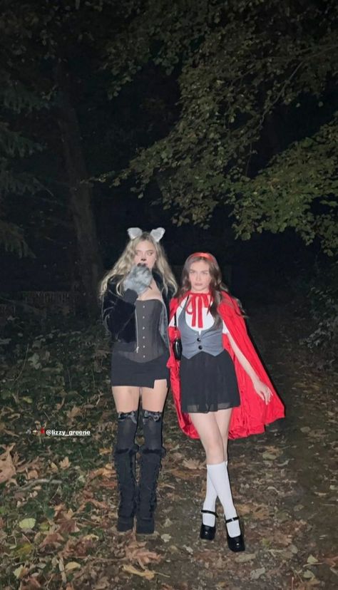 halloween 2022 Goth Duo Halloween Costumes, Wolf Costume Aesthetic, Halloween Costumes Duo Aesthetic, Cute Wolf Costume, Big Bad Wolf Costume Women, Duo Outfits Halloween, Werewolf Costume Women, She Wolf Costume, Wolf Costume Women