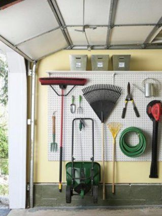 49 Brilliant Garage Organization Tips, Ideas and DIY Projects - Page 16 of 49 - DIY & Crafts Eames Design, Casa Garage, Organizing Tools, Garage Organization Tips, Pegboard Organization, Diy Rangement, Diy Organizer, Garage Organization Diy, Garage Organize