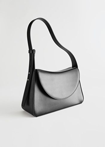 Structured Leather Shoulder Bag - Black - Shoulderbags - & Other Stories Bag Leather Women, Small Black Bag, Big Shoulder Bag, Leather Messenger Bags, Structured Handbags, Transitional Dressing, Black Leather Shoulder Bag, Structured Bag, Black Leather Bag