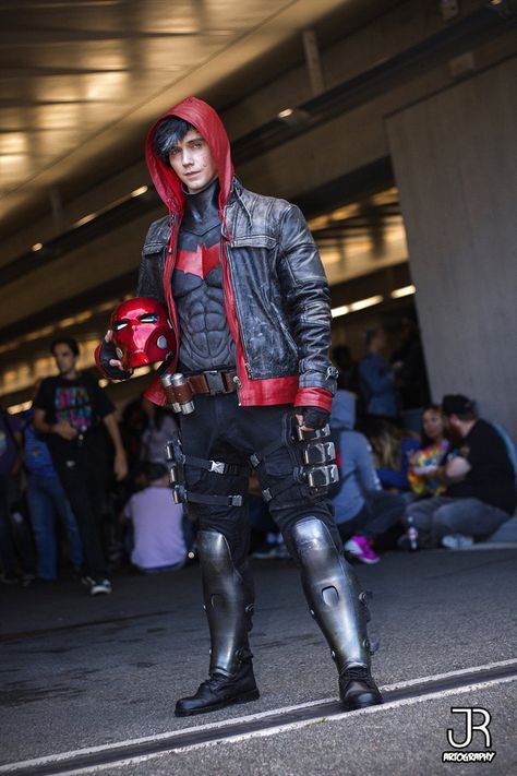 Cosplay Robin, Wonder Woman Diy, Red Hood Dc, Red Hood Cosplay, Nightwing Cosplay, Marvel Family, Robin Cosplay, Red Hood Jason Todd, Batman Cosplay