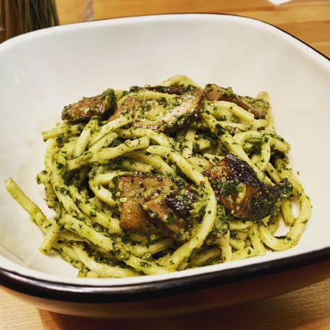 Pesto And Mushroom Pasta, Pesto Pasta With Mushrooms, Portobello Mushroom Pasta, Pesto Mushroom Pasta, Pesto Fettucini, Mushroom Pesto, Pesto Pasta Dishes, Best Pesto, Italian Dinners