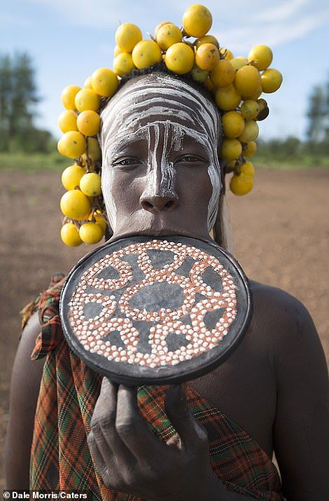 Ethiopian Tribes, Mursi Tribe Ethiopia, African American Art Women, Mursi Tribe, Armchair Travel, Beautiful Human, Piercings Unique, Body Modification, Body Modifications