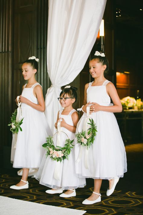 Instead of throwing petals, this trio was asked to carry trendy gold loops featuring arrangements of garden roses by Nancy Liu Chin. Real Wedding Flowers, Flower Girl Wreaths, Flower Girl Bouquet, Blush Gown, Flower Girl Baskets, Flower Girl Hairstyles, Artistic Wedding, Wedding San Francisco, Flower Girl Basket