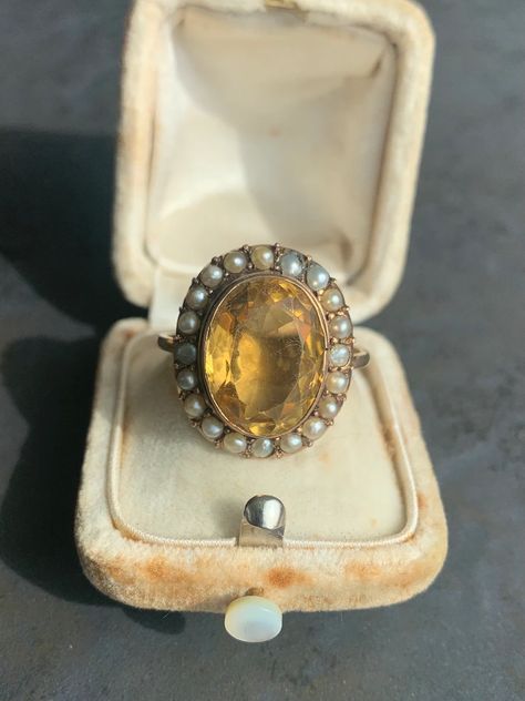 easily sizable $467.11

Citrine and Pearl Yellow Gold Halo Conversion Ring Amethyst And Diamond Ring, Antique Diamond Rings, Pearl Heart, Gold Halo, Design Magazine, Halo Diamond Ring, Blue Zircon, Onyx Ring, Multi Stone Ring