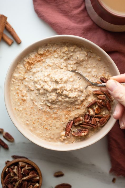 Eggnog Overnight Oats, Eggnog Oatmeal, Holiday Oatmeal, Winter Oatmeal, Christmas Oatmeal, Oat Bowl, Christmas Month, Christmas Breakfast Ideas, Crockpot Christmas