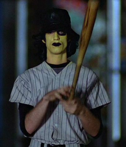 41 Photos That Give a Different Perspective on History - Wow Gallery The Warriors Baseball Furies, Warriors 1979, Warriors Baseball, Baseball Furies, Baseball Costumes, Warrior Movie, Seni Pop, Halloween Idea, Movie Shots