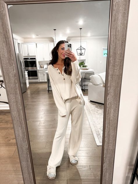 Cute Matching Sets Comfy, White Lounge Set Outfit, Women’s Lounge Outfits, Women’s Loungewear Set, Amazon Matching Sets, 2 Piece Lounge Set Outfit, Luxury Loungewear Aesthetic, Matching Lounge Set Outfit, Cozy Set Outfit