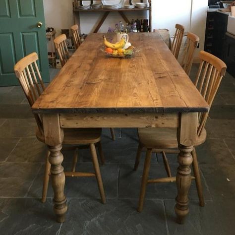 Dining Table Country, Rustic Farmhouse Dining Table, Cottage Dining Rooms, Farmhouse Dining Room Table, Farmhouse Tables, Reclaimed Wood Dining Table, Farmhouse Kitchen Tables, Country Dining, Farmhouse Dining Chairs