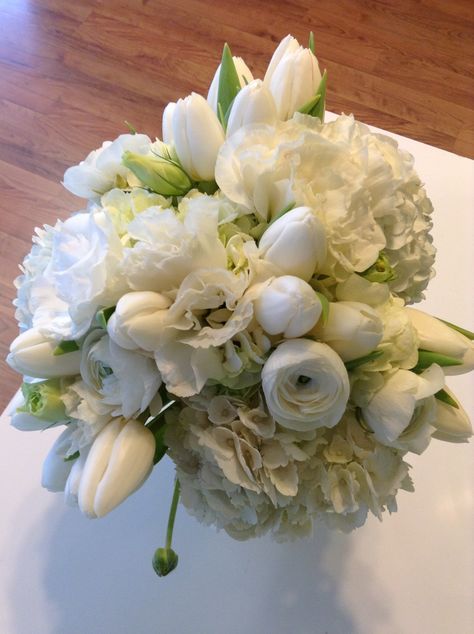 crisp whites, early  spring bouquet. tulips, lisianthus, ranunculus and hydrangea. Tulip Bridal Bouquet, Bouquet Tulips, Tulip Centerpiece, Ranunculus Bouquet, Carnation Bouquet, Tulip Wedding, Calla Lily Bouquet, Hydrangea Bouquet, Hydrangeas Wedding