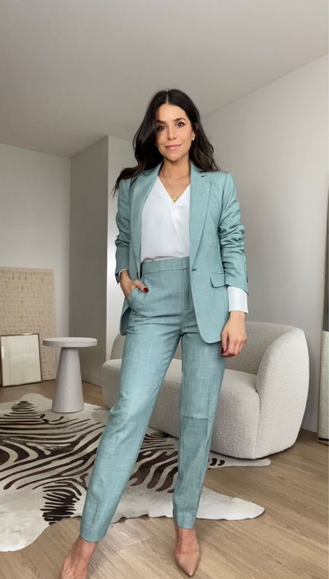 The Notched One Button Blazer in … curated on LTK Bank Attire Women, Ministry Outfits, Business Suit Women, Olivia Jeanette, Classy Work Attire, Casual Office Fashion, Convention Outfits, Working Wardrobe, Summer Suit Women