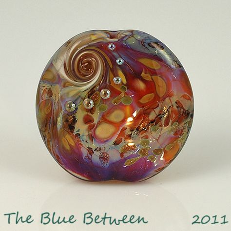 Lampwork Glass Bead Marble Ideas, Decoupage Jewelry, Beads Tutorials, Lampwork Bead Jewelry, Lampwork Focal Bead, Bead Inspiration, Making Glass, Handmade Glass Beads, Focal Beads