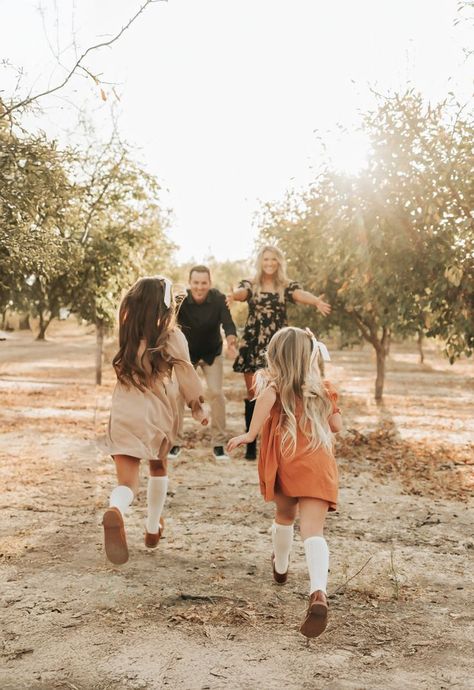 family photo outfits | family photoshoot | family | family photoshoot | family photoshoot outfits | family photo outfits fall | family photoshoot ideas | outdoor family photos | sisters aesthetic | sisters photoshoot | Family Of 5 Photoshoot Outfits, 3 Person Family Photos, Photoshoot Ideas Family Of 4, Fall Family Of 4 Photoshoot, Family Photoshoot Ideas Outdoor, Family Of Four Photoshoot, Boho Family Pictures, Family Of 5 Picture Ideas, Boho Family Photoshoot