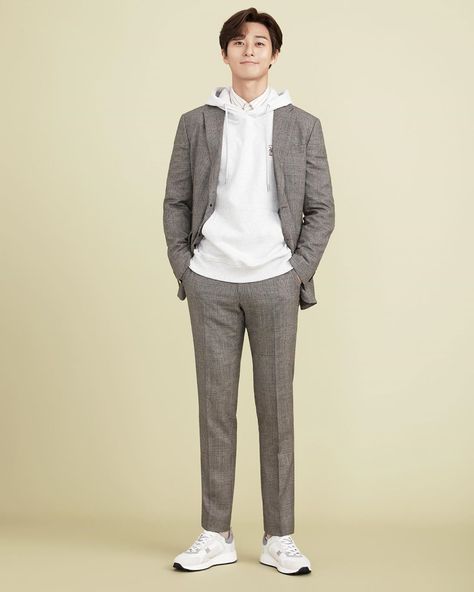 Male Suit, Park Seo Jun, Park Seo Joon, Seo Jun, Seo Joon, Teacher Outfit, Asian Fashion, Mens Suits, Normcore