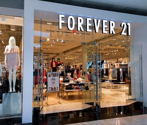 Forever 21 and more Forever 21 Shop, City Life Aesthetic, Forever 21 Store, Zara Store, Mall Stores, Career Vision Board, Video Call With Boyfriend Screen Photo, New Year New Me, Shopping Malls