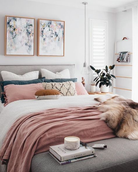 A chic modern bedroom with a white, gray, and blush pink color scheme. The faux fur throw adds a touch of glamour to this contemporary girly room - Unique Bedroom Ideas & Decor Condo Makeover, Koti Diy, Space Organization, Interior Boho, Decor Studio, Apartment Bedroom, Dorm Life, Bilik Tidur, Hus Inspiration