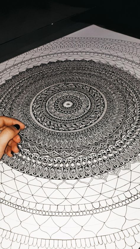 Large Mandala Art, Big Mandala Drawing, Big Mandala Art, Mandala Reference, Sacred Geometry Art Mandalas, Mandala Practice, Mandala Arts, Large Mandala, Pen Art Work