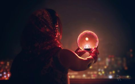 Kadva Choth Photo, Karva Chauth Aesthetic, Karvachoth Photography, Karva Chauth Photoshoot Ideas, Karwachauth Pics Ideas, Karvachauth Poses, Karwachauth Photography Ideas, Karwachauth Photoshoot, Karwachauth Poses