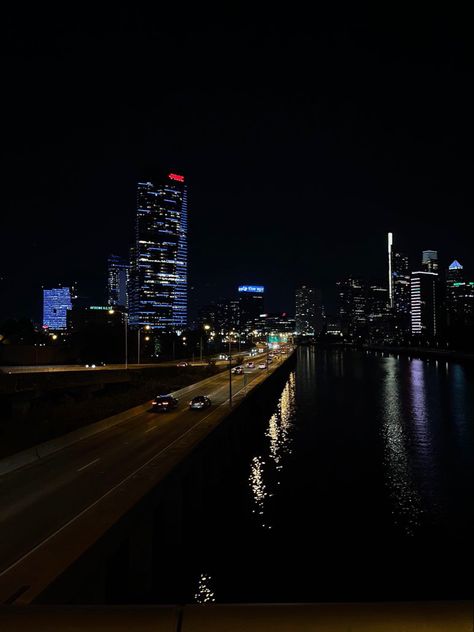 Philadelphia At Night, City View Night, Philadelphia Skyline, Sky Pictures, Cancun Mexico, City View, City Life, Travel Aesthetic, Cancun