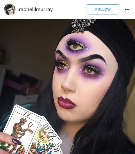 Fortune Teller makeup… found on ig @rachelllmurray Fortune Teller Makeup, Makeup Clown, Makeup Zombie, Halloween Circus, Clown Halloween, Hallowen Ideas, Men Halloween, Special Fx Makeup, Last Minute Halloween Costumes