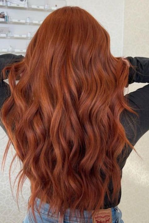 42+ Copper Hair Ideas (Red, Honey, Ginger and more) - Real Beauty School Orange Auburn Hair Color, Pumpkin Spice Red Hair Color, Ginger Autumn Hair, Copper Hair Colour Ideas, Lowlights For Gingers, Natural Red With Lowlights, Ginger Cooper Hair, Ginger Fall Hair, Light Brown To Auburn Balayage