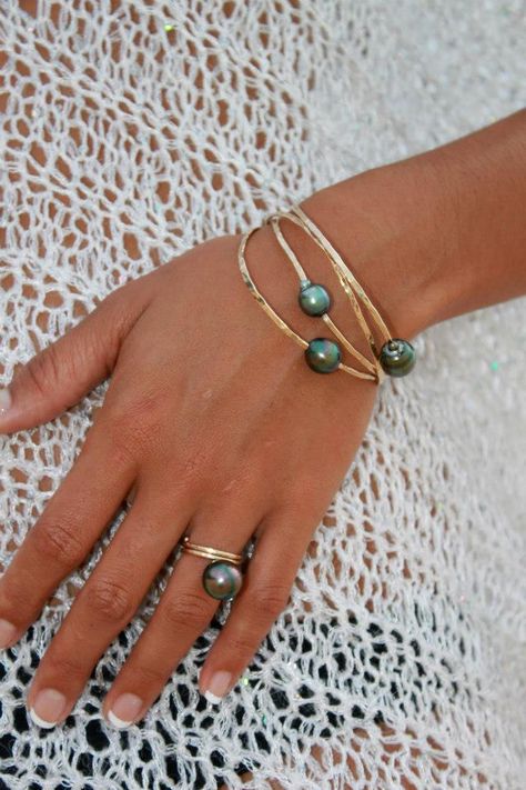 Tahitian Wedding, Tahitian Jewelry, Polynesian Jewelry, Shell Bangles, Pearl Jewlery, Black Pearl Jewelry, Tahitian Pearls Jewelry, Tahitian Pearl Ring, Tahitian Pearl Bracelet