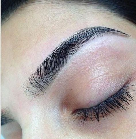 Eyebrow Guide, Eyebrows Goals, Sparse Eyebrows, Eyebrow Hacks, Beautiful Eyebrows, Eyebrow Growth, Eyebrows On Fleek, Threading Eyebrows, Brows On Fleek