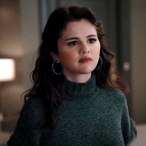 Selena Gomez Gif, Selena Gomez Short Hair, Only Murders In The Building, Selena Gomez Cute, Selena Gomez Photos, Marie Gomez, Outfit Inspo Fall, The Building, Pretty Hairstyles