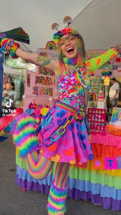 Decora Kei Fashion, Decora Outfits, Decora Aesthetic, Kidcore Fashion, Decora Harajuku, Harajuku Decora, Japanese Fashion Trends, Fest Outfits, Harajuku Fashion Street