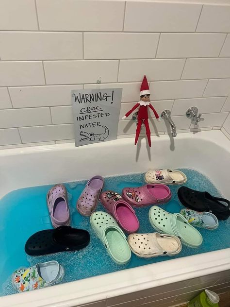 Elf Memes, Elf Ideas Easy, Elf Funny, Awesome Elf On The Shelf Ideas, Elf Activities, Xmas Elf, Elf Antics, Elf Fun, Funny Pix