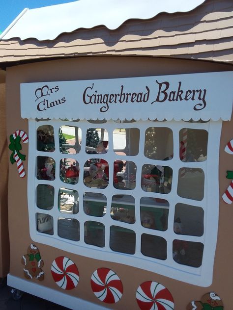 Santas Bakery Decor, Mrs Claus Bakery Decor, Xmas Breakfast, Gingerbread Door, Mrs Claus Bakery, Ward Christmas Party, Gingerbread Theme, Bakery Crafts, Christmas Bulletin Board