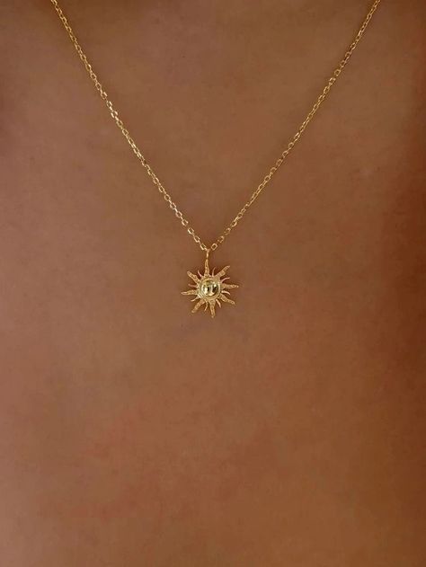 Pretty Jewelry Necklaces, Sun Charm, Sun Necklace, Jewelry Accessories Ideas, Dope Jewelry, Classy Jewelry, Jewelry Lookbook, Diy Crafts Jewelry, Fancy Jewelry