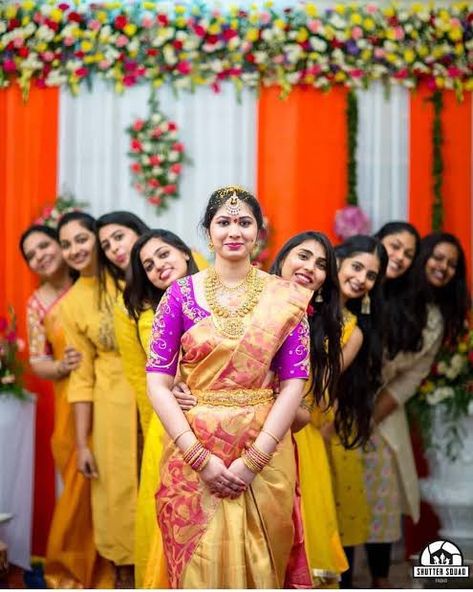 Wedding pose ,couple pose, Haldi Photoshoot With Friends, Wedmegood South, Funny Wedding Poses, Mangala Snanam, Haldi Poses For Bride, Marriage Saree, Marriage Poses, शादी की तस्वीरें, Photography Minimal