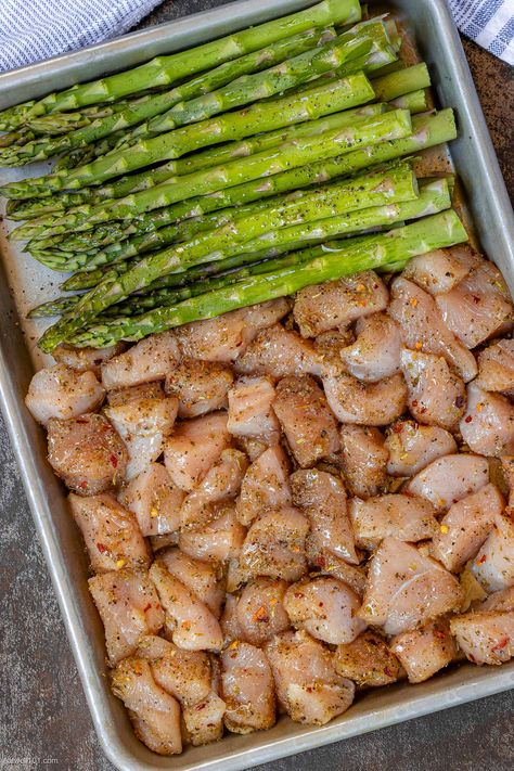 Lemon Garlic Butter Chicken Bites with Asparagus - #baked #chicken #recipe #asparagus #eatwell101 - The chicken bites are so juicy, tender, and delicious you’ll eat them hot right off the sheet pan! CLICK HERE to Get the Recipe - #recipe by #eatwell101® Chicken And Asparagus One Pan Meal, Sheet Pan Chicken Potatoes Asparagus, Baked Chicken Asparagus, One Pan Chicken Asparagus, Chicken Tenders And Asparagus Recipes, Health Dinner Sides, Baked Chicken And Asparagus Recipes, Chicken Tender Sheet Pan Recipes, Quick And Easy Dinner Recipes Chicken Crock Pots